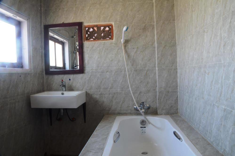 Golden Lotus Inle Hotel Nyaung Shwe Εξωτερικό φωτογραφία